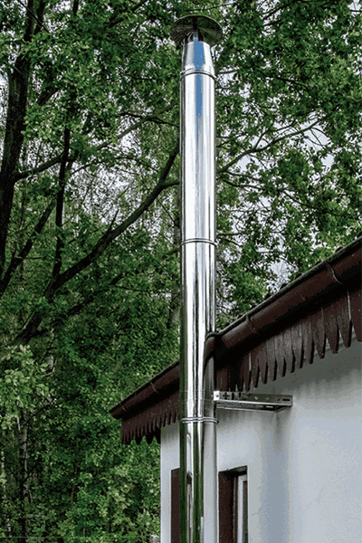 RVS schoorsteen met binnendiameter van 130 mm en een regenkap